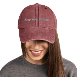 Keep Your Distance Vintage Hat / Pet / Cap -Scattando Webshop Winkel mockup a9a6d439